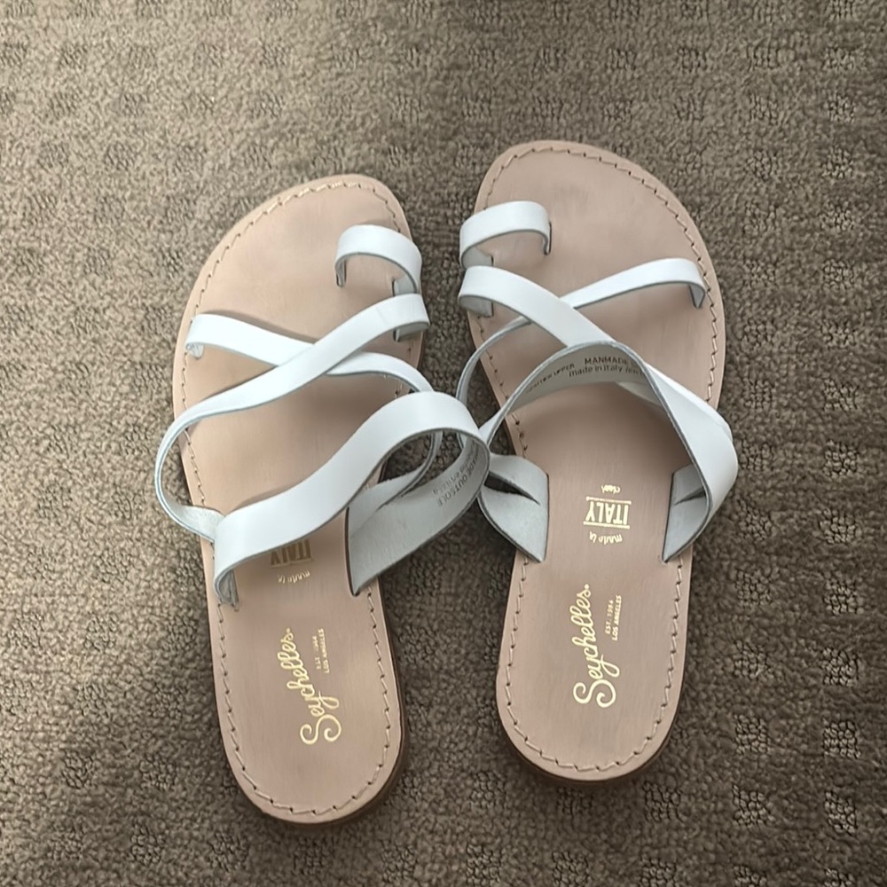 Seychelles White Sandals with Crisscross Straps and Cushioned Footbed